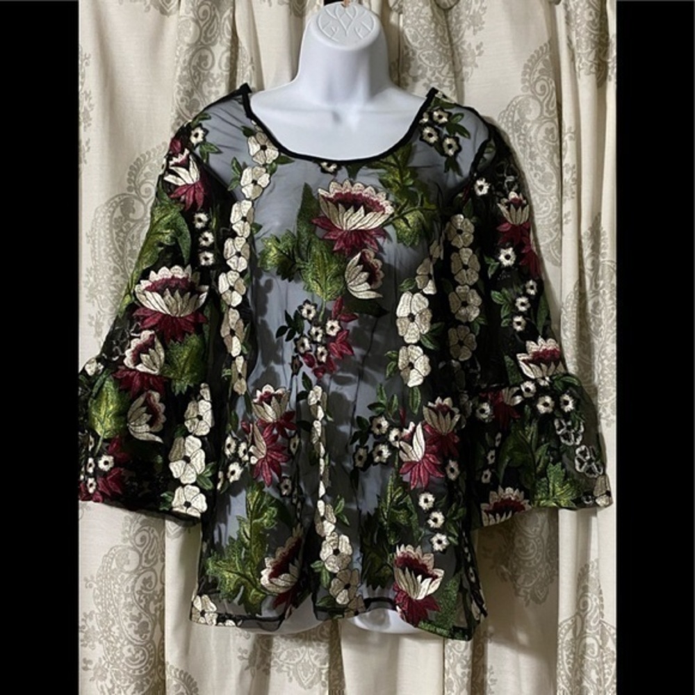 VINTAGE Solitaire embroidered long sleeve shirt!